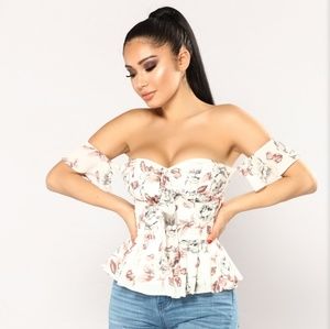Off Shoulder Floral Top🌹 | Fashion Nova